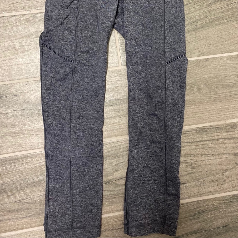 Lululemon grey crop leggings size 4 - Picture 2 of 2